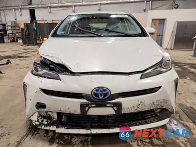 Piąte zdjęcie samochodu w środku: 2021 TOYOTA PRIUS XLE AWD-E VIN:JTDL9MFUXM3027201 - miniatura