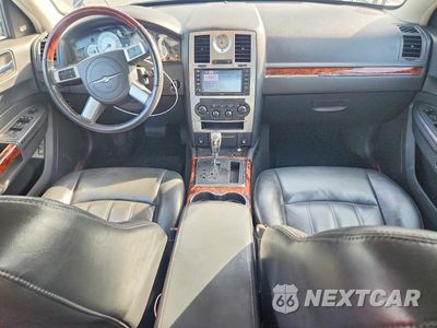 Zdjęcie 8 z 12 samochodu: 2008 CHRYSLER 300C VIN:2C3KA63H98H119865 - miniatura