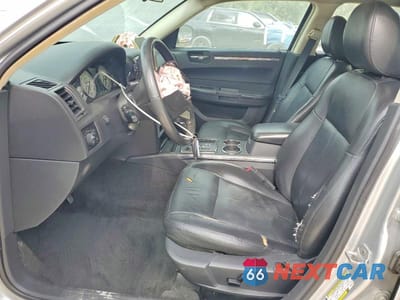 Zdjęcie 7 z 13 samochodu: 2010 CHRYSLER 300 TOURING VIN:2C3CA5CV1AH327488 - miniatura