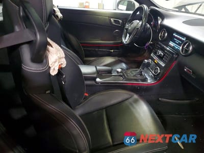 Zdjęcie 10 z 12 samochodu: 2015 MERCEDES-BENZ SLK 250 VIN:WDDPK4HA4FF103396 - miniatura