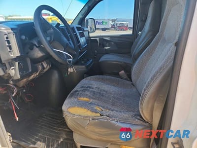 Zdjęcie 7 z 13 samochodu: 2004 CHEVROLET EXPRESS G3500 VIN:1GCHG39U141171071 - miniatura