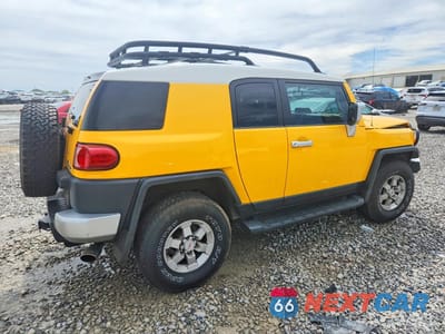 Trzecie zdjęcie samochodu z tyłu: 2007 TOYOTA FJ CRUISER BASE VIN:JTEBU11F370078042 - miniatura