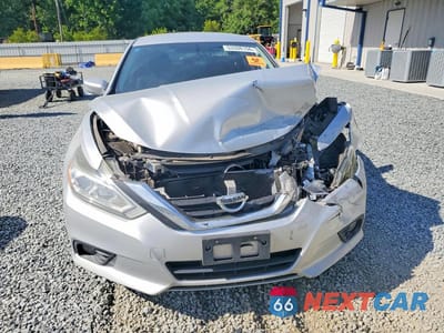 Piąte zdjęcie samochodu w środku: 2017 NISSAN ALTIMA 2.5 SV VIN:1N4AL3AP8HC206305 - miniatura