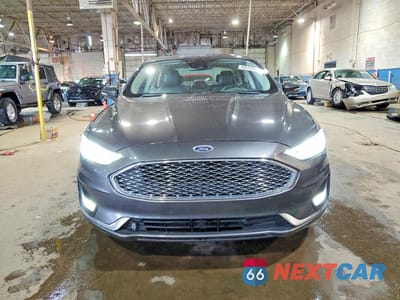 Piąte zdjęcie samochodu w środku: 2019 FORD FUSION TITANIUM VIN:3FA6P0RU2KR236296 - miniatura
