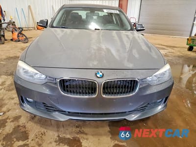 Piąte zdjęcie samochodu w środku: 2013 BMW 328 XI VIN:WBA3B3C57DF530949 - miniatura
