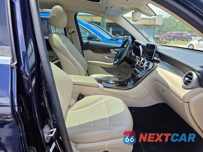 Piąte zdjęcie samochodu w środku: 2019 MERCEDES-BENZ GLC 300 VIN:WDC0G4JB8KV170173 - miniatura