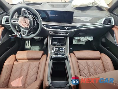 Zdjęcie 8 z 14 samochodu: 2026 BMW X5 M60I VIN:5UX33EU04T9383788 - miniatura