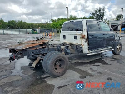 Trzecie zdjęcie samochodu z tyłu: 2018 RAM 3500 ST VIN:3C63RRGL8JG361326 - miniatura