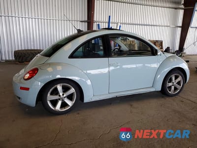 Trzecie zdjęcie samochodu z tyłu: 2010 VOLKSWAGEN NEW BEETLE VIN:3VWRG3AG3AM036485 - miniatura