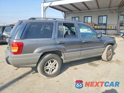 Trzecie zdjęcie samochodu z tyłu: 2002 JEEP GRAND CHEROKEE LAREDO VIN:1J4GX48S32C146122 - miniatura