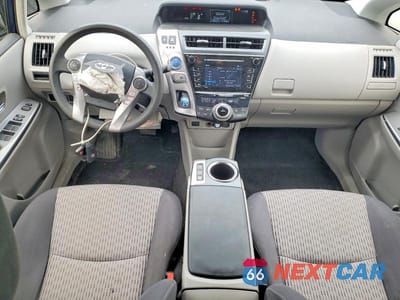 Zdjęcie 8 z 12 samochodu: 2016 TOYOTA PRIUS V THREE VIN:JTDZN3EU4GJ049745 - miniatura
