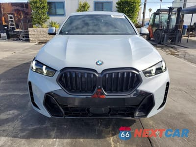 Piąte zdjęcie samochodu w środku: 2025 BMW X6 XDRIVE40I VIN:5UX33EX05S9Z19738 - miniatura