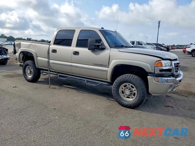 Czwarte zdjęcie samochodu z boku: 2005 GMC SIERRA K2500 HEAVY DUTY VIN:1GTHK23G05F936092 - miniatura