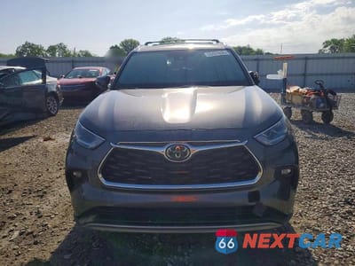 Piąte zdjęcie samochodu w środku: 2022 TOYOTA HIGHLANDER PLATINUM VIN:5TDFZRBHXNS196413 - miniatura