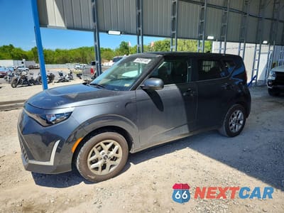 2023 KIA SOUL LX KNDJ23AU5P7882253 - główne zdjęcie licytacji z USA - miniatura