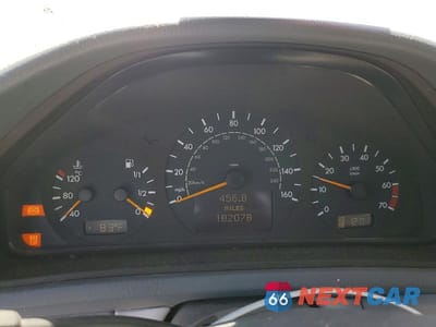 Zdjęcie 9 z 12 samochodu: 2002 MERCEDES-BENZ CLK 320 VIN:WDBLJ65G52T128169 - miniatura