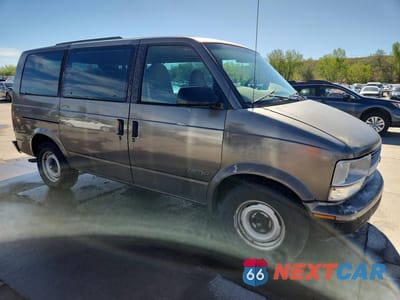 Czwarte zdjęcie samochodu z boku: 2000 CHEVROLET ASTRO VIN:1GNDM19WXYB182140 - miniatura