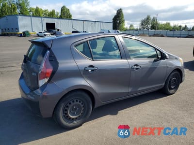 Trzecie zdjęcie samochodu z tyłu: 2016 TOYOTA PRIUS C TWO VIN:JTDKDTB37G1117035 - miniatura
