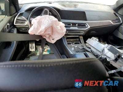 Zdjęcie 8 z 13 samochodu: 2019 BMW X5 XDRIVE50I VIN:5UXJU2C5XKLN65349 - miniatura
