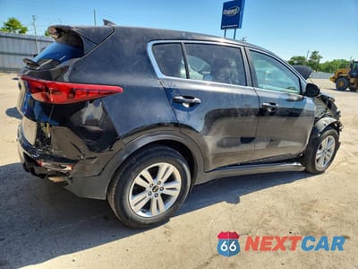 Trzecie zdjęcie samochodu z tyłu: 2018 KIA SPORTAGE LX VIN:KNDPM3AC8J7338221 - miniatura