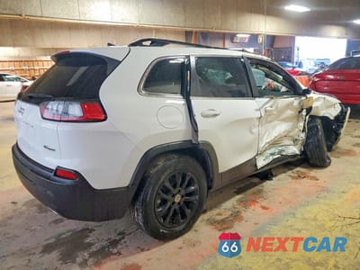 Trzecie zdjęcie samochodu z tyłu: 2022 JEEP CHEROKEE LATITUDE LUX VIN:1C4PJMMNXND511336 - miniatura