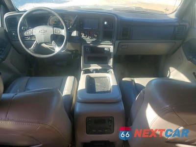 Zdjęcie 8 z 14 samochodu: 2003 CHEVROLET SUBURBAN K1500 VIN:3GNFK16ZX3G112327 - miniatura