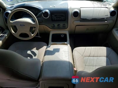 Zdjęcie 8 z 14 samochodu: 2004 FORD EXPEDITION XLT VIN:1FMRU15W84LB91651 - miniatura