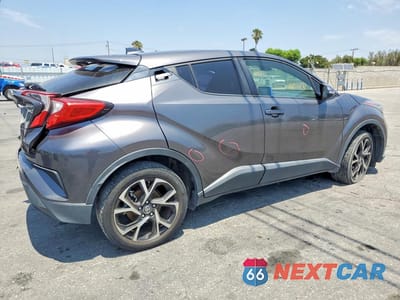 Trzecie zdjęcie samochodu z tyłu: 2021 TOYOTA C-HR XLE VIN:JTNKHMBX8M1113144 - miniatura
