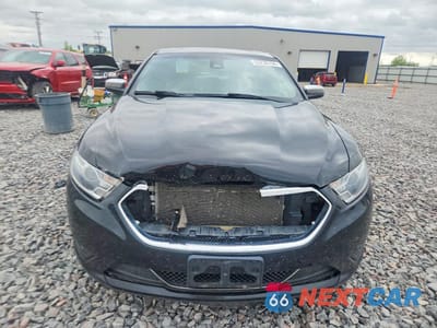 Piąte zdjęcie samochodu w środku: 2017 FORD TAURUS LIMITED VIN:1FAHP2J82HG128344 - miniatura