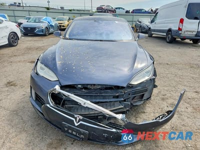 Piąte zdjęcie samochodu w środku: 2016 TESLA MODEL S VIN:5YJSA1E21GF131973 - miniatura