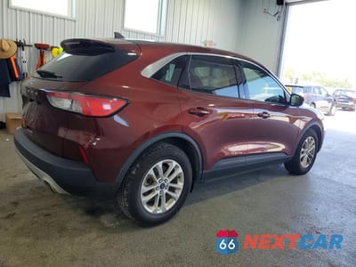 Trzecie zdjęcie samochodu z tyłu: 2021 FORD ESCAPE SE VIN:1FMCU0G61MUA67650 - miniatura