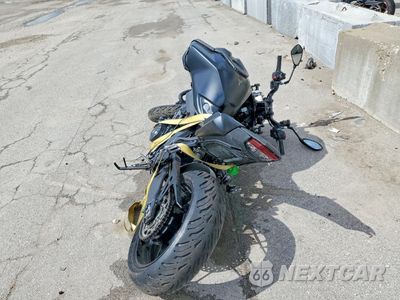 Czwarte zdjęcie samochodu z boku: 2025 YAMAHA MT09 VIN:JYARN94E2SA002666 - miniatura