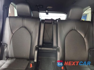 Zdjęcie 10 z 13 samochodu: 2023 TOYOTA HIGHLANDER VIN:5TDKDRBH6PS029238 - miniatura