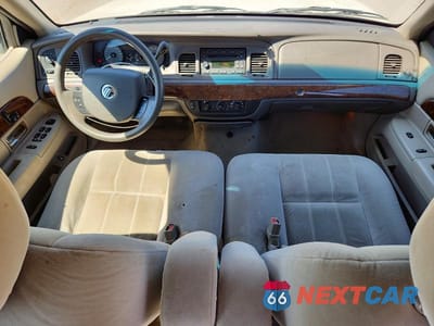 Zdjęcie 8 z 12 samochodu: 2007 MERCURY GRAND MARQUIS GS VIN:2MEFM74V97X638822 - miniatura
