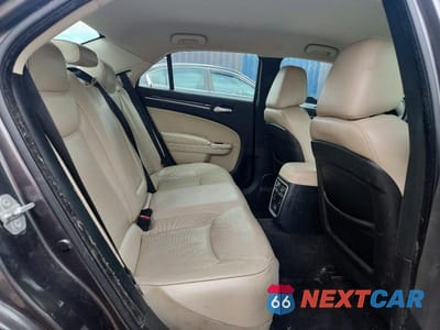 Zdjęcie 10 z 13 samochodu: 2018 CHRYSLER 300 LIMITED VIN:2C3CCAEG1JH123128 - miniatura