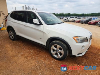Czwarte zdjęcie samochodu z boku: 2011 BMW X3 VIN:5UXWX5C56BL711132 - miniatura