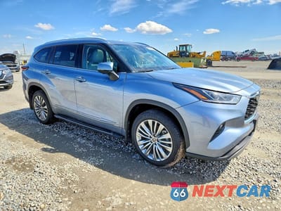 Czwarte zdjęcie samochodu z boku: 2024 TOYOTA HIGHLANDER HYBRID PLATINUM VIN:5TDEBRCH2RS606979 - miniatura