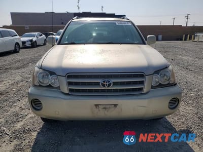 Piąte zdjęcie samochodu w środku: 2003 TOYOTA HIGHLANDER LIMITED VIN:JTEGF21A630083479 - miniatura