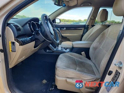Zdjęcie 7 z 13 samochodu: 2011 KIA SORENTO LX VIN:5XYKT4A11BG035898 - miniatura