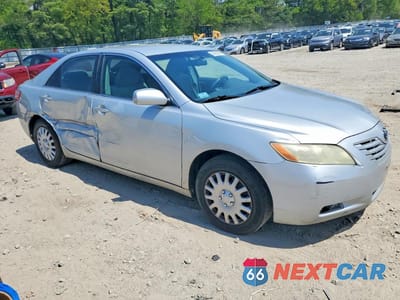 Czwarte zdjęcie samochodu z boku: 2007 TOYOTA CAMRY LE AUTOMATIC VIN:4T1BE46K77U518230 - miniatura