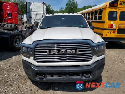 Piąte zdjęcie samochodu w środku: 2023 RAM 3500 TRADESMAN VIN:3C63RRGL8PG509502 - miniatura