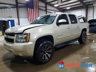 2013 CHEVROLET SUBURBAN K1500 LT 1GNSKJE72DR136184 - główne zdjęcie licytacji z USA - miniatura