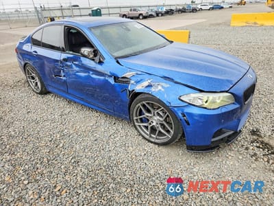 Czwarte zdjęcie samochodu z boku: 2013 BMW M5 VIN:WBSFV9C56DD095646 - miniatura