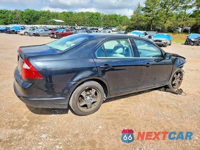 Trzecie zdjęcie samochodu z tyłu: 2010 FORD FUSION SE VIN:3FAHP0HG9AR283182 - miniatura
