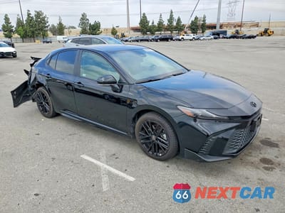 Czwarte zdjęcie samochodu z boku: 2025 TOYOTA CAMRY SE VIN:4T1DAACK0SU539632 - miniatura