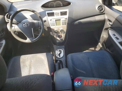 Zdjęcie 8 z 12 samochodu: 2008 TOYOTA YARIS BASE VIN:JTDBT923184020290 - miniatura
