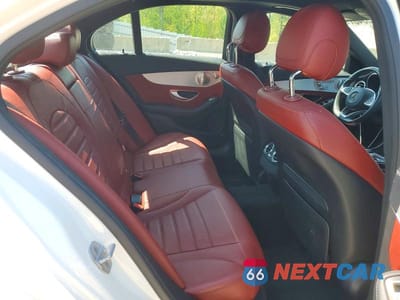 Zdjęcie 10 z 13 samochodu: 2016 MERCEDES-BENZ C 300 4MATIC VIN:55SWF4KB5GU099942 - miniatura