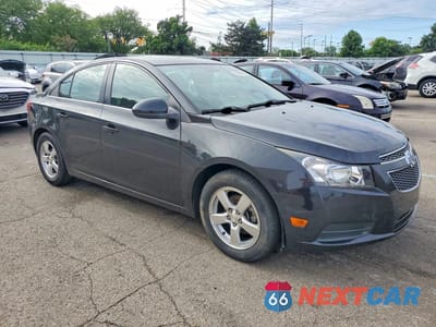Czwarte zdjęcie samochodu z boku: 2014 CHEVROLET CRUZE LT VIN:1G1PC5SB9E7356178 - miniatura