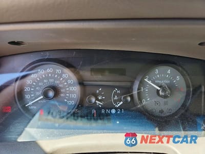 Zdjęcie 9 z 12 samochodu: 2007 MERCURY GRAND MARQUIS GS VIN:2MEFM74V97X638822 - miniatura