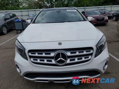 Piąte zdjęcie samochodu w środku: 2018 MERCEDES-BENZ GLA 250 VIN:WDCTG4EB3JJ479482 - miniatura